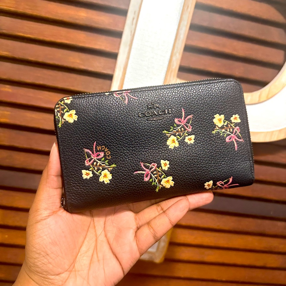 Coach wallet